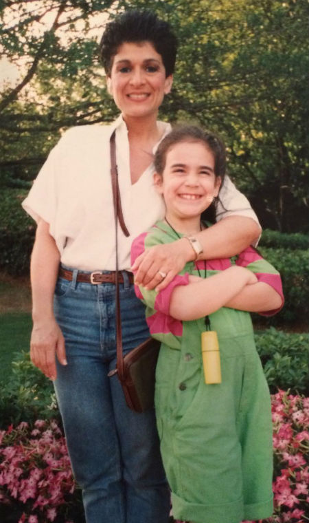 Abbi Jacobson childhood (with mom)