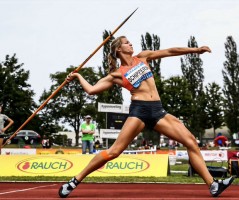Dafne Schippers throwing javelin