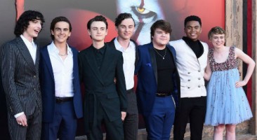 Jaeden Martell & castmates
