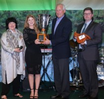 Jennifer Gates receiving Lionel Guerrand-Hermes Trophy