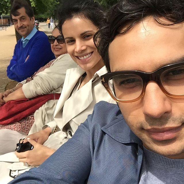 Kunal Nayyar Family: Rakesh Nayyar(Dad), Heita Nayyar(Mother), Neha Kapur(Wife) Neha Kapur(Wife)