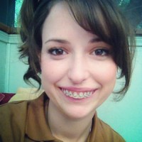 Milana Vayntrub