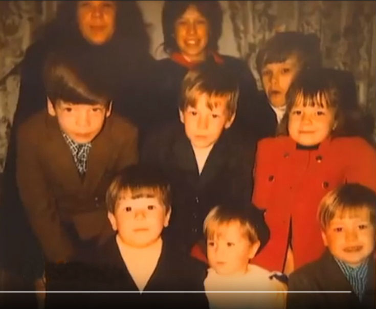 Robert Wahlberg Family Childhood photo